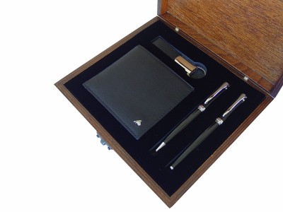 VIP Gift Set for Men in Wooden Box