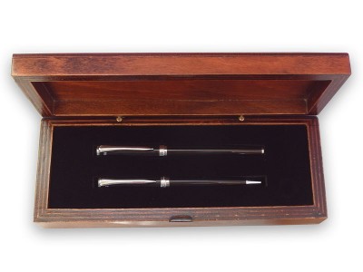 Pen Set in VIP Desktop Pen Box