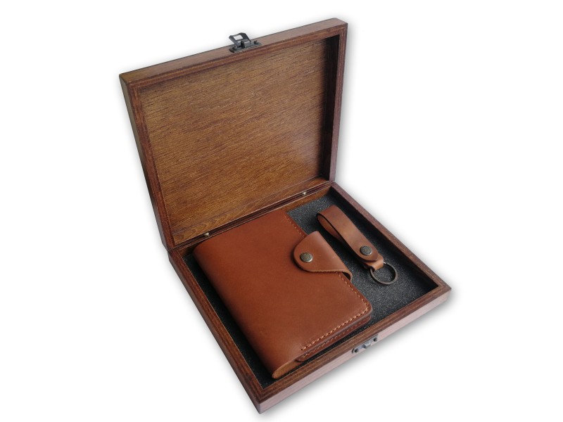 Leather Organizer and Keychain Set in Wooden Box